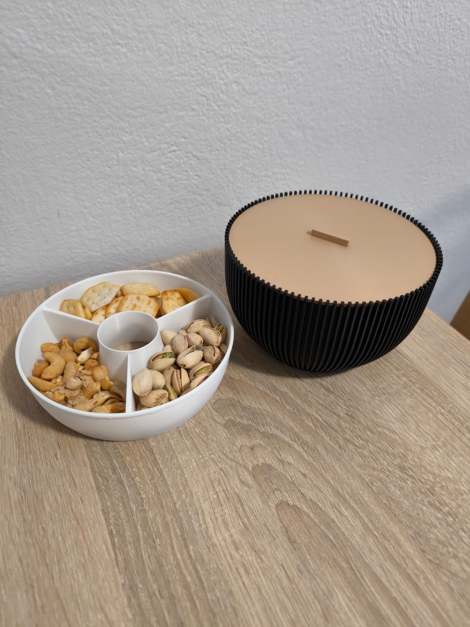 Multifunktionale Snack-Schale